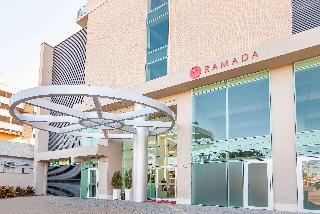 Ramada by Wyndham Macae Hotel & Suites image 1