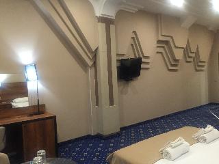Royal Hotel photo 2