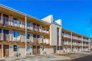Days Inn By Wyndham Charleston Wv