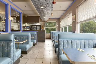 Colonial Square Inn & Suites Saskatoon