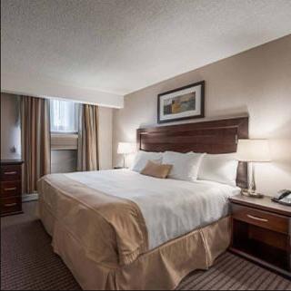 Coast Calgary Downtown Hotel and Suites by APA