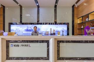 Lavande Hotel Zhuhai Gongbei Port Square image 1