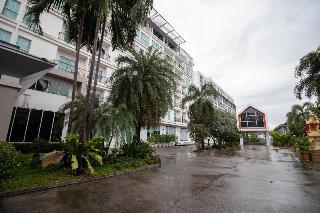 Phavina Hotel Rayong image 1