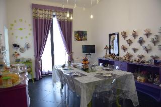 Maria Vittoria Charming Rooms and Apartments image 1