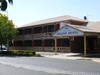 Albury Regent Motel image 1