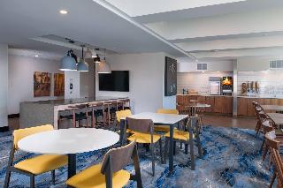 Fairfield Inn & Suites by Marriott Pittsburgh Down