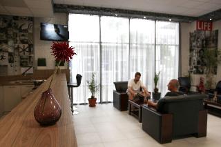 City Hotel photo 5