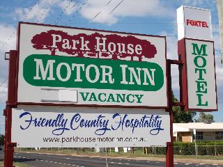Park House Motor Inn image 1