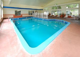 Pool
 di Comfort Inn & Suites University Park