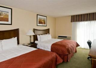 Room
 di Clarion Inn & Suites