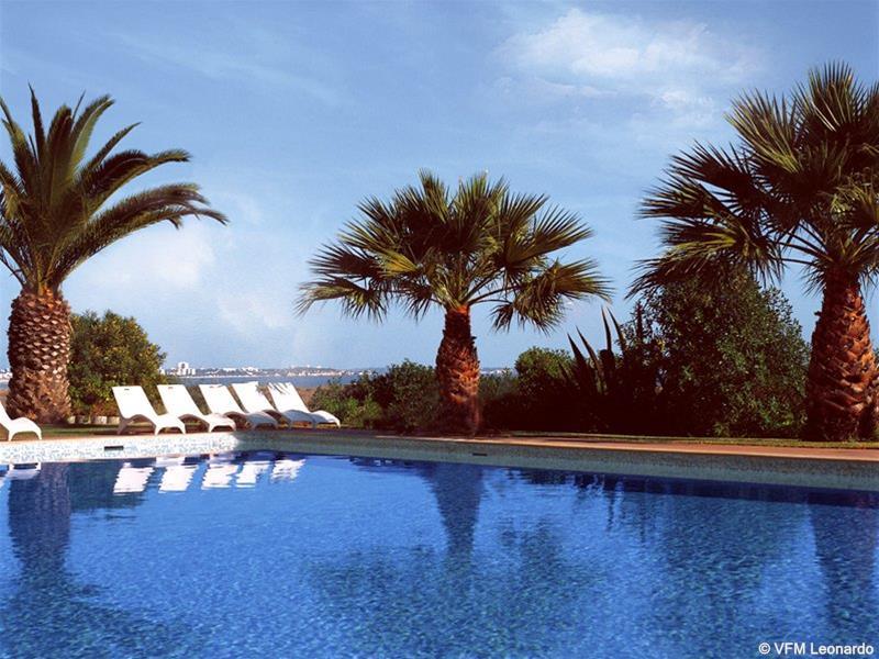 This photo about Aqua Meia Praia shared on HyHotel.com