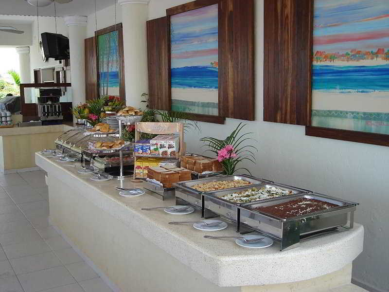 This photo about Holiday Inn Express Cancun shared on HyHotel.com