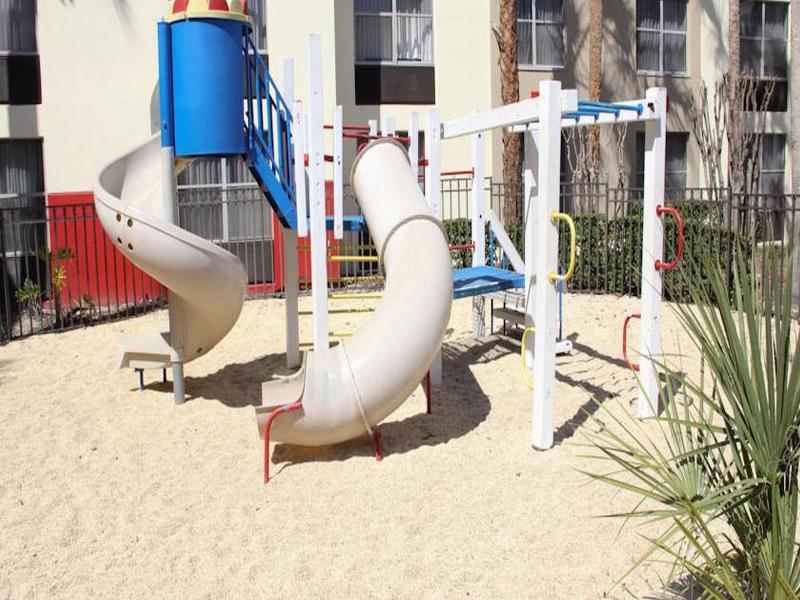 在meiguo.com看到的Hawthorn Suites Orlando的介绍图片