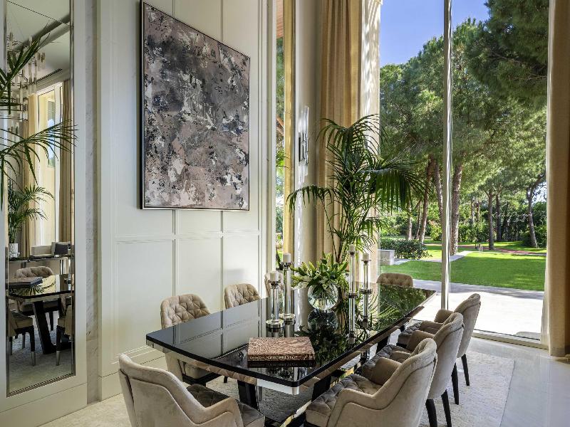 cheap resort hotels  to Spend holiday with family