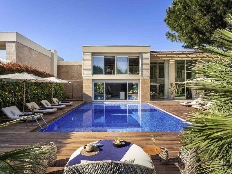 cheap resort hotels  to Spend holiday with family