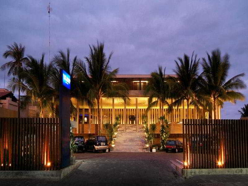 This photo about The Oasis Beach Benoa shared on HyHotel.com