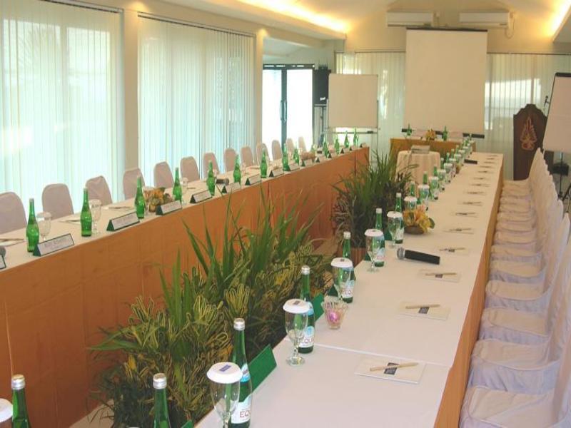 This photo about The Oasis Beach Benoa shared on HyHotel.com