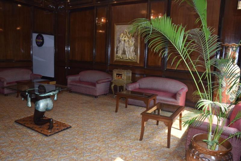 This photo about Golden park shared on HyHotel.com