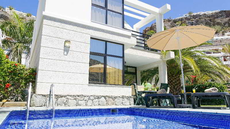 This photo about Sunshine shared on HyHotel.com