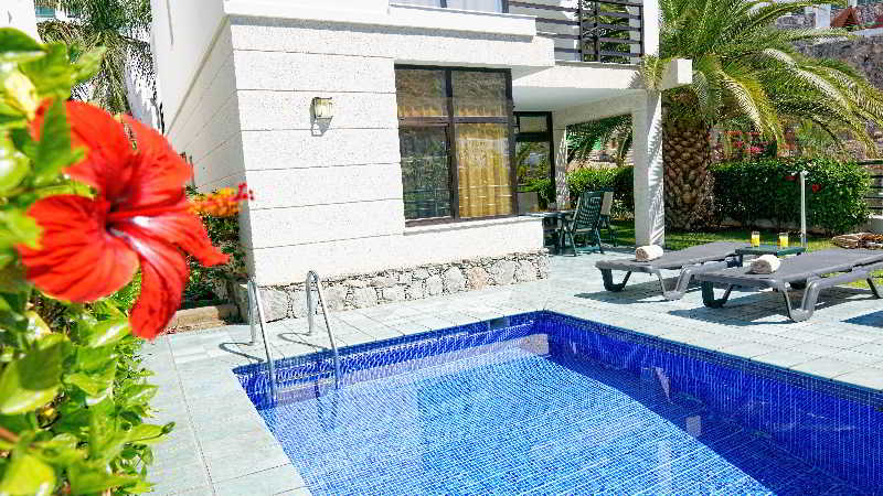 This photo about Sunshine shared on HyHotel.com