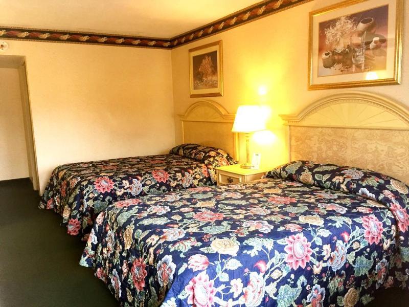 This photo about Rodeway Inn (New Cumberland) shared on HyHotel.com