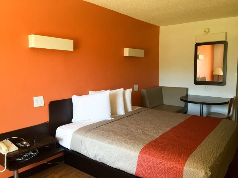 This photo about Comfort Inn (Calhoun) shared on HyHotel.com