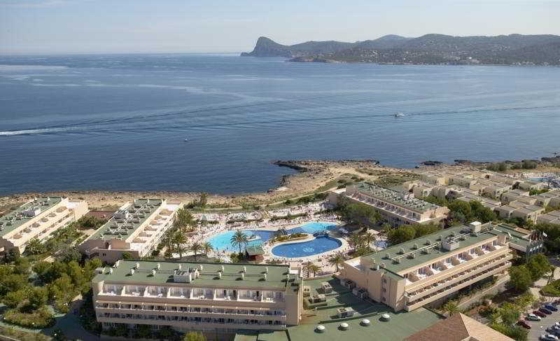 This photo about Sirenis Seaview Country Club shared on HyHotel.com