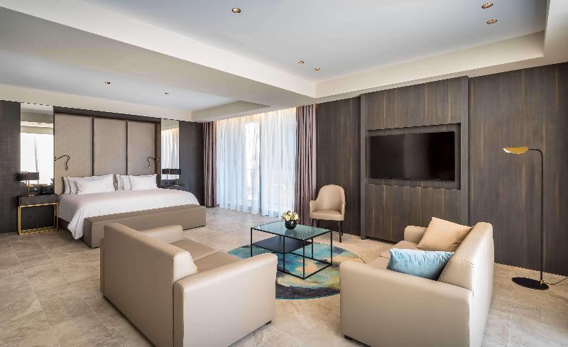 cheap resort hotels  to Spend holiday with family