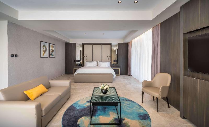 cheap resort hotels  to Spend holiday with family