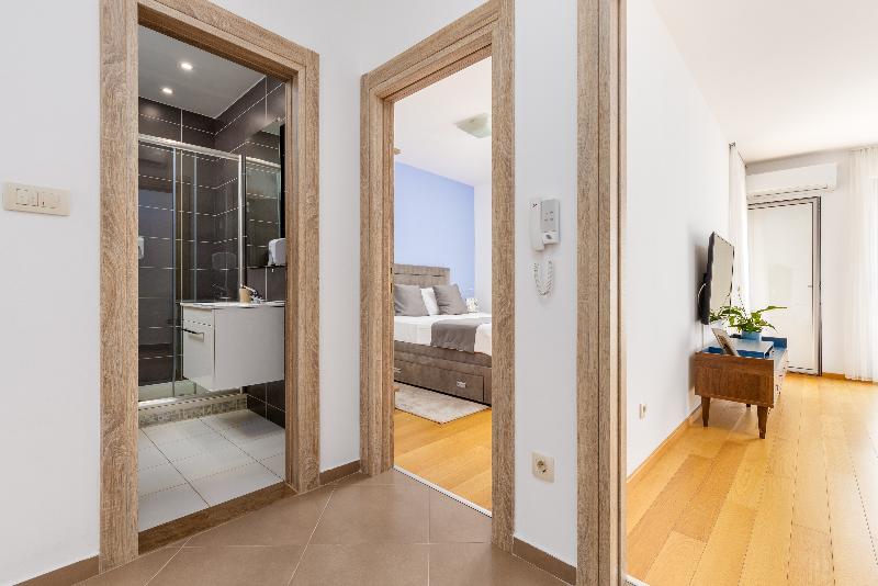 cheap resort hotels  to Spend holiday with family