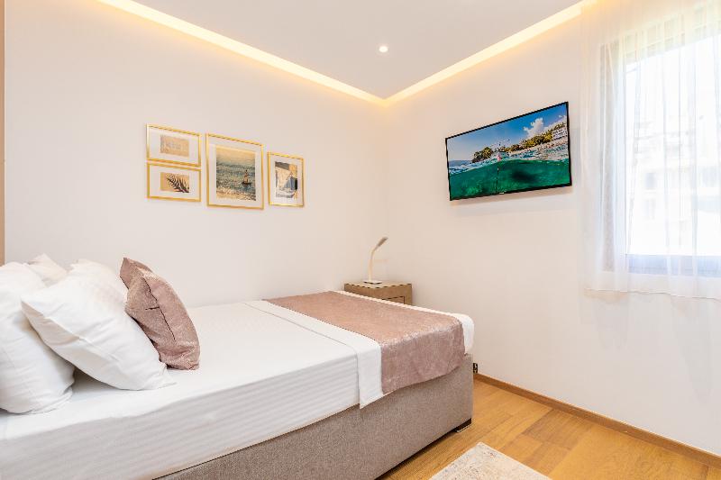 cheap resort hotels  to Spend holiday with family