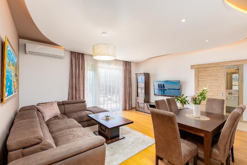 cheap resort hotels  to Spend holiday with family