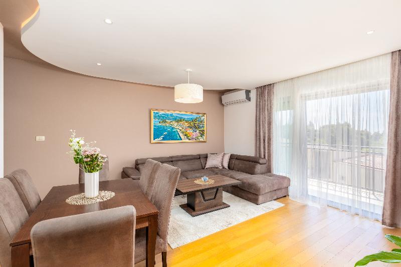 cheap resort hotels  to Spend holiday with family