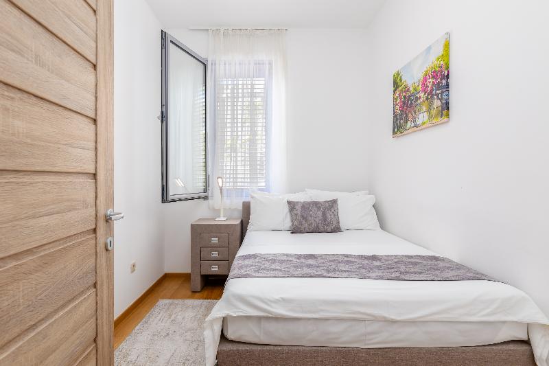 cheap resort hotels  to Spend holiday with family