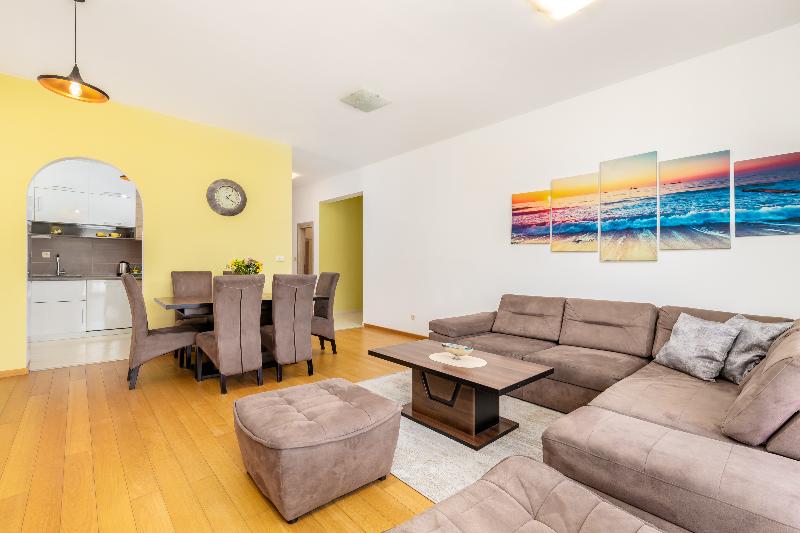 cheap resort hotels  to Spend holiday with family