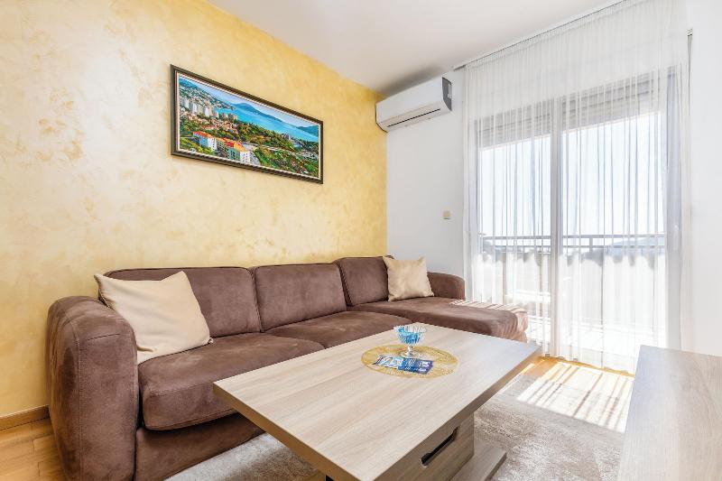 cheap resort hotels  to Spend holiday with family