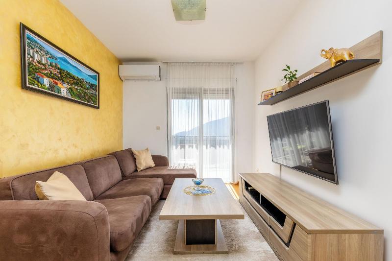 cheap resort hotels  to Spend holiday with family