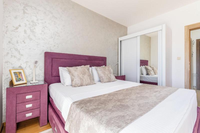 cheap resort hotels  to Spend holiday with family