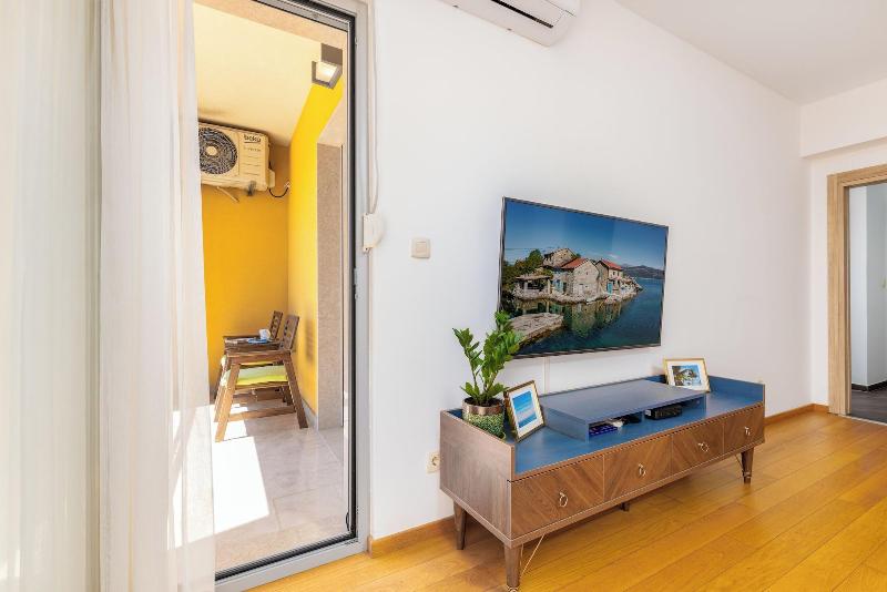 cheap resort hotels  to Spend holiday with family