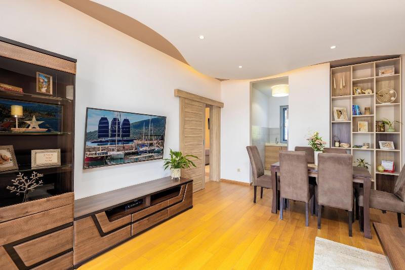 cheap resort hotels  to Spend holiday with family