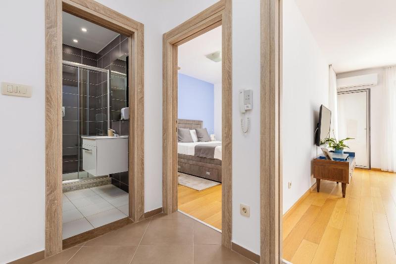 cheap resort hotels  to Spend holiday with family