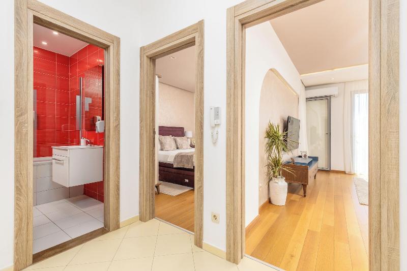 cheap resort hotels  to Spend holiday with family