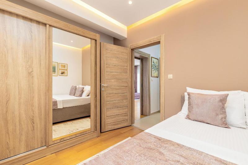 cheap resort hotels  to Spend holiday with family