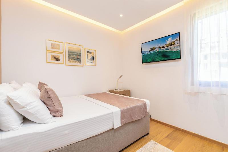 cheap resort hotels  to Spend holiday with family