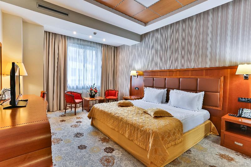 cheap resort hotels  to Spend holiday with family