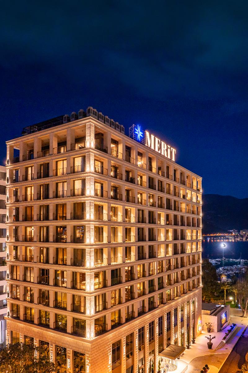 cheap resort hotels  to Spend holiday with family