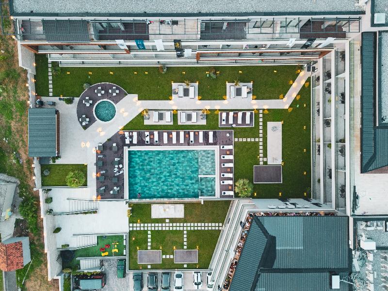 cheap resort hotels  to Spend holiday with family