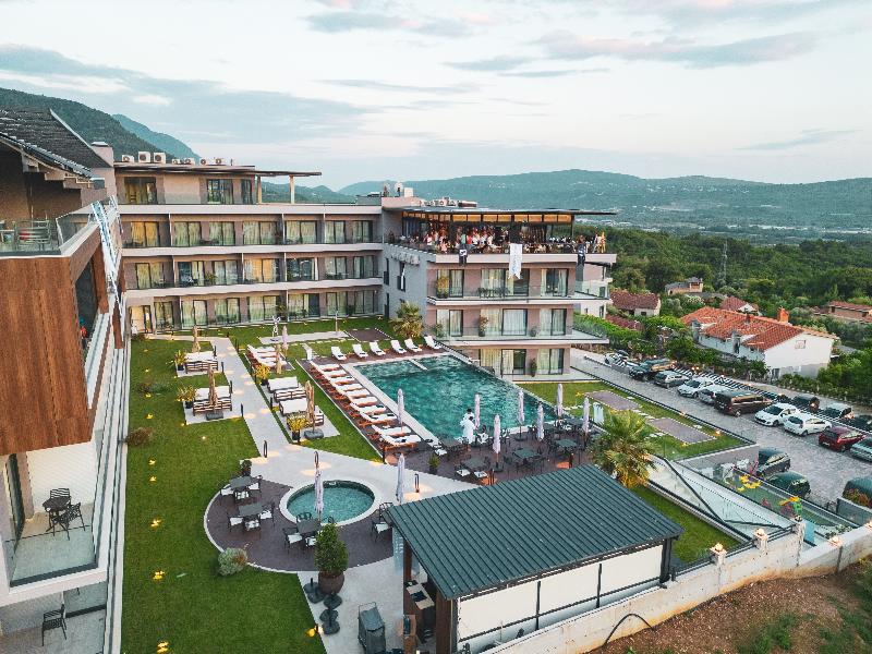 cheap resort hotels  to Spend holiday with family