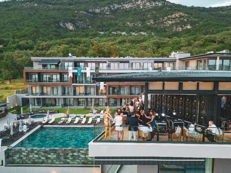 cheap resort hotels  to Spend holiday with family