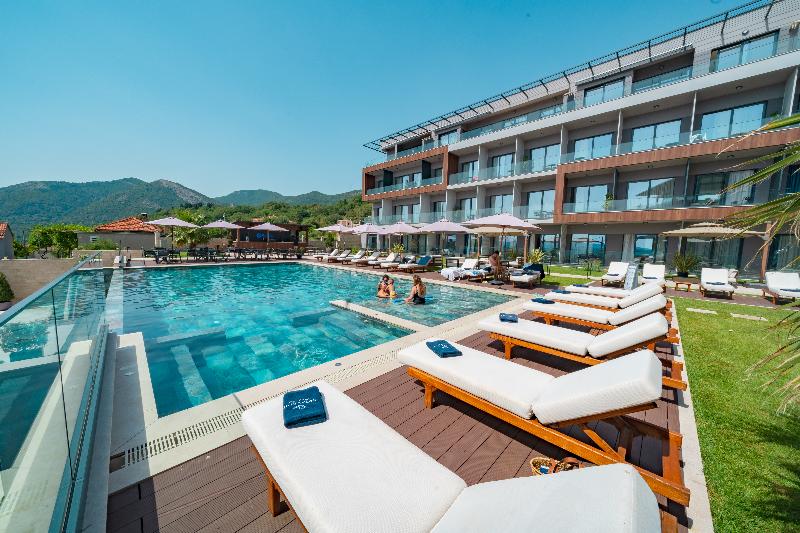 cheap resort hotels  to Spend holiday with family